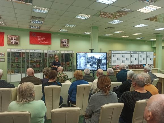 "Без опыта жизни" , "Потомки ополченцев" и "Память в фотографиях" показали более чем в сорока учреждениях культуры Москвы 